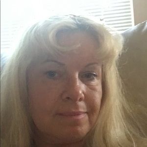 Meet your Posher, Edita